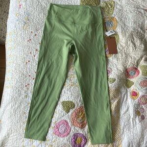 Girlfriend Collective Compressive High Rise Cropped Leggings